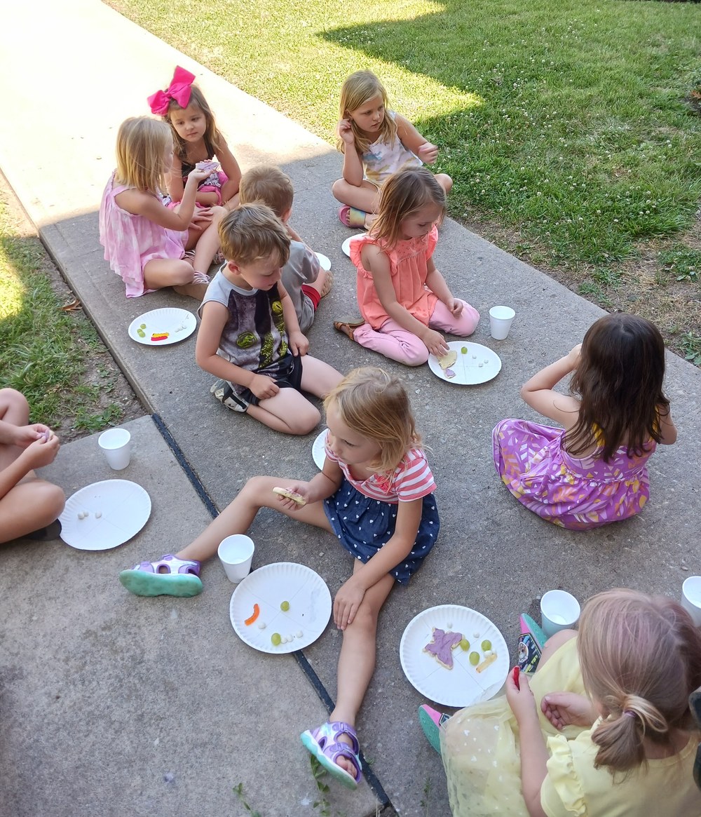 children eating